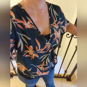 Sienna Sky, dark green flower top, size S